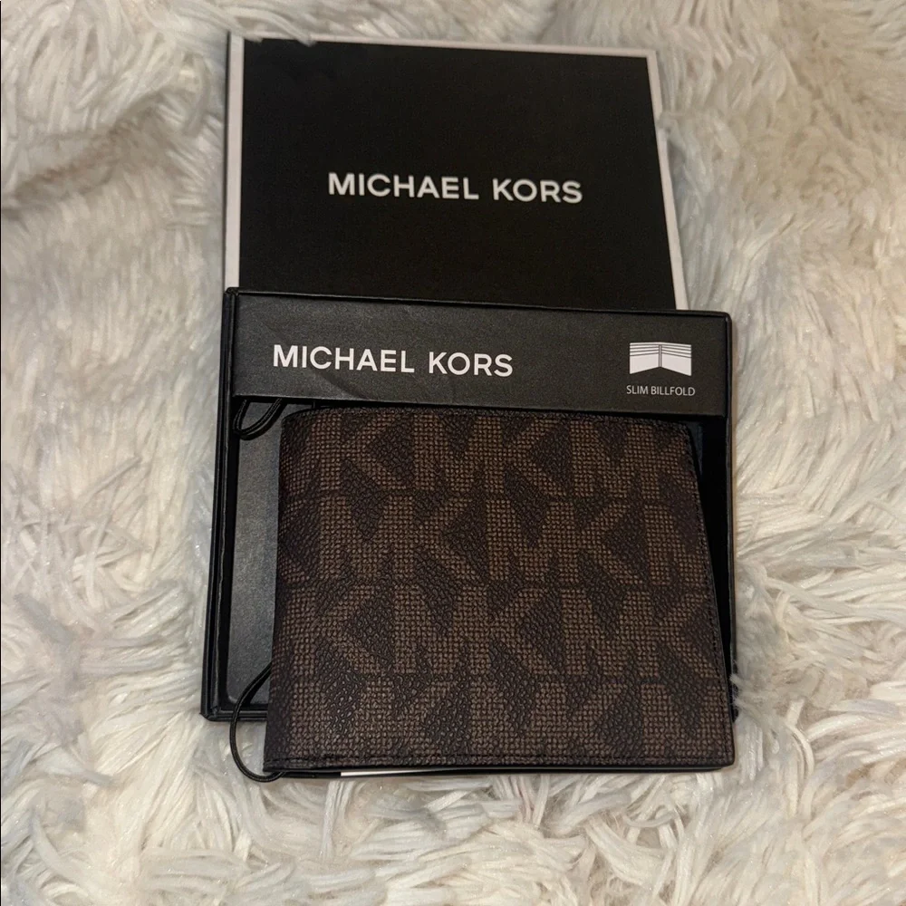 Michael Kors Greyson Logo Slim Billfold Wallet